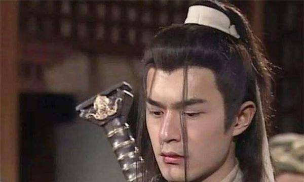 你看杨过少年时,对她做过什么?