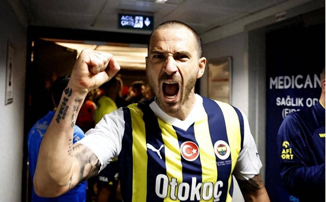 37岁博努奇退役,难忘三年前圆梦欧洲杯_意大利_决赛_军团