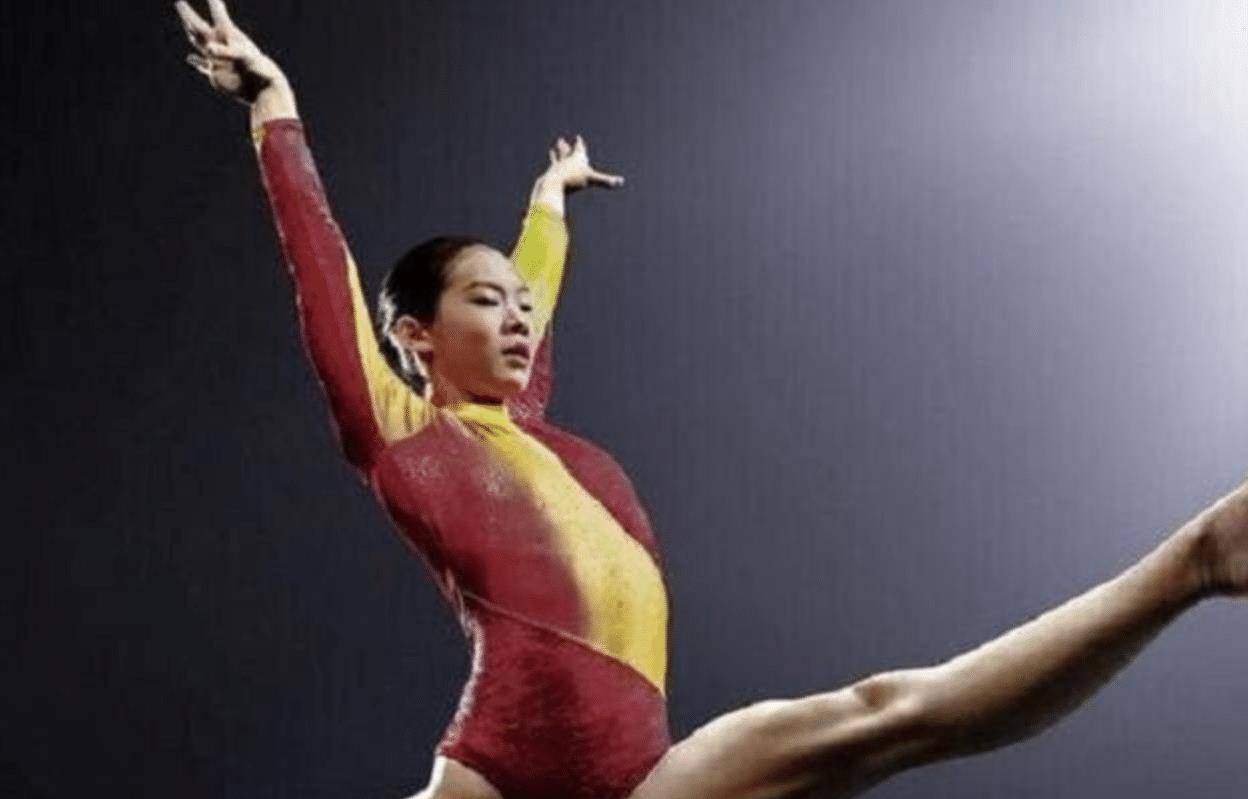 体操女皇程菲:25岁退役养伤,因长期服药胖到200斤,仍是单身