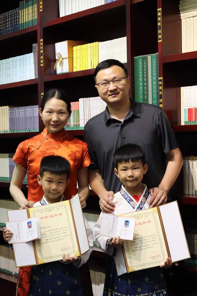 小学堂 大教育 湖北经心书院携手彭刘杨路社区开办