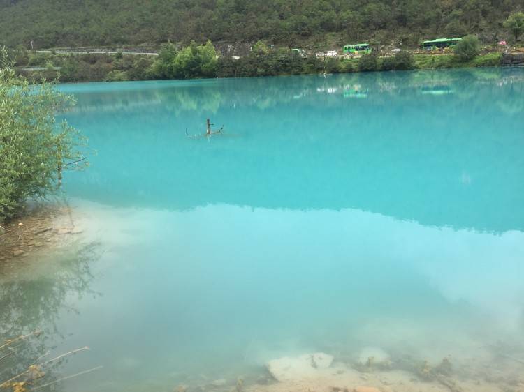 环湖路线我们是顺时针路线是,云南情人滩→里格半岛→四川情人滩