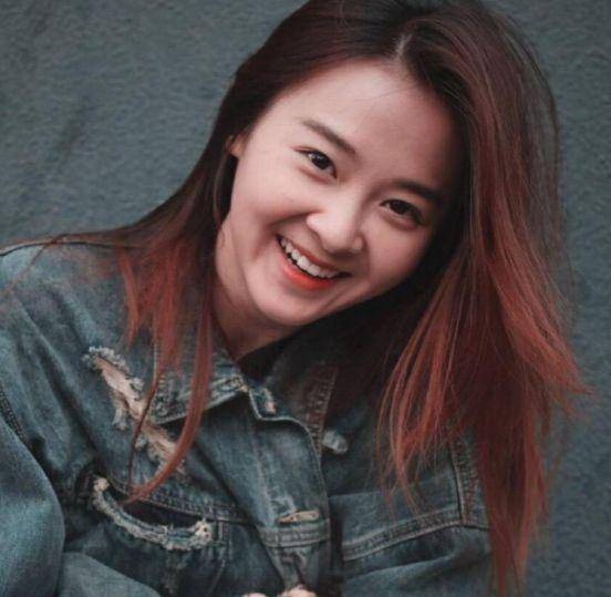 而青春期的杨晓丽却成了一个发福的人,很多网友感叹长大后的杨晓丽