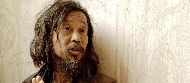 "流浪大师"沈巍曾衣衫褴褛,如今的生活却发生了翻天覆地的变化