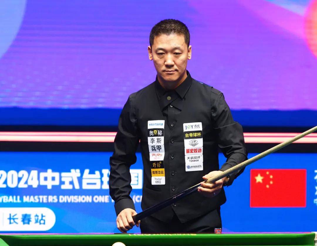 首场比赛tv台大战石鑫对阵朱明,开局双方打至2:2平,石鑫随后发起猛攻