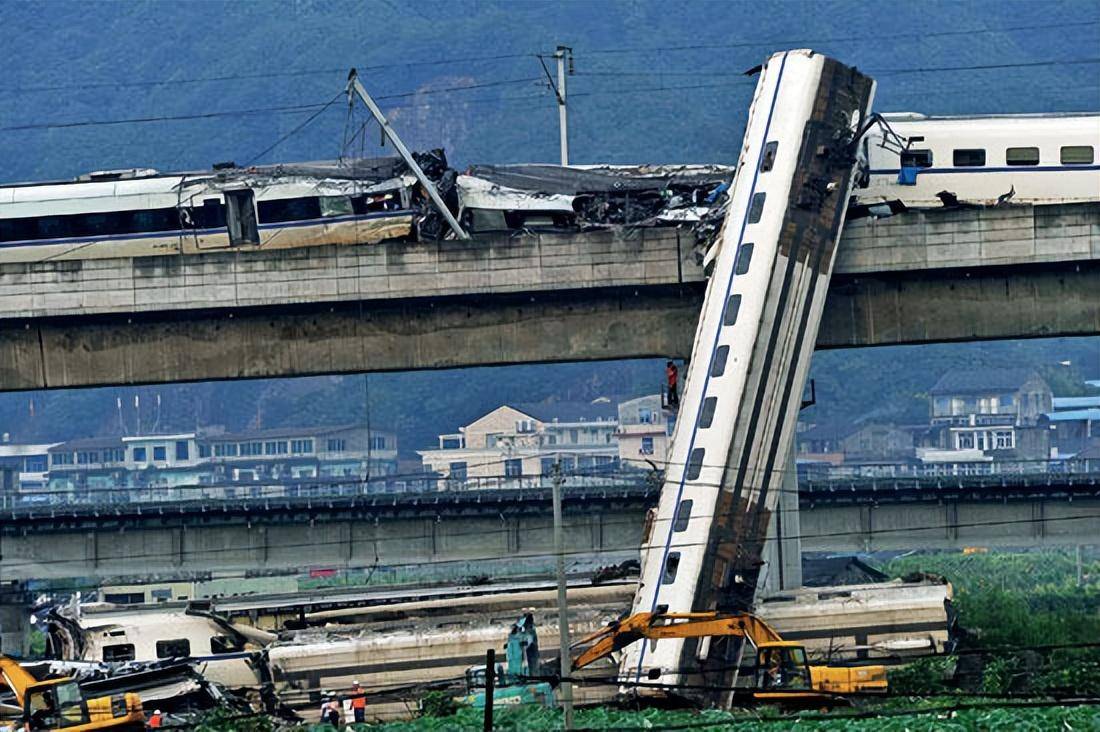 荣家湾铁路事故照片图片