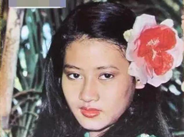 甚至在1979年12月5日的时候,泰国王室册封诗琳通公主为女王储,封号为"