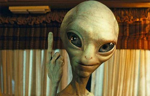 英国50岁大妈,声称被外星人绑架52次,手臂上的特殊伤痕可以证明