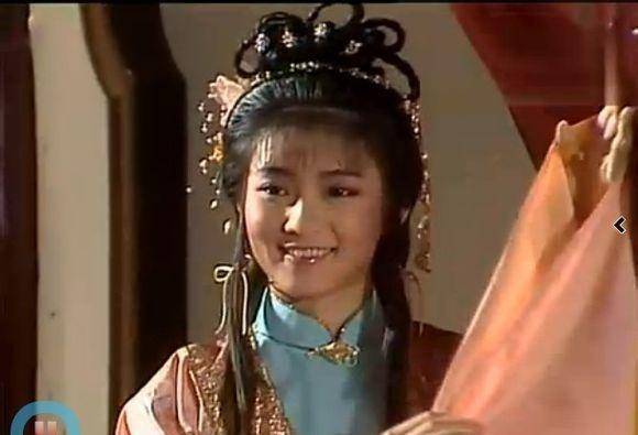 郭德成哥哥封侯,姐姐是王妃,而他却装疯卖傻,其实却是聪明之举