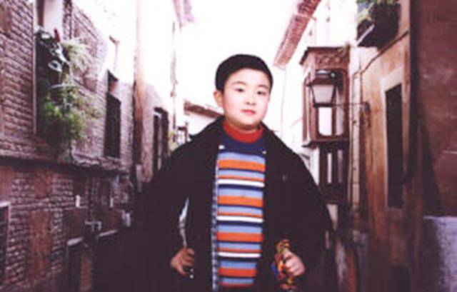 黄艺博:因一张照片,"五道杠"少年火遍全国