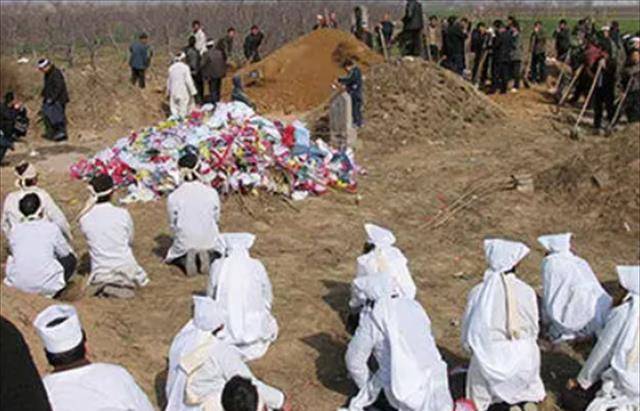 直面死亡,找不到接班人,捞尸人:尸臭洗不掉,染上了就是一辈子