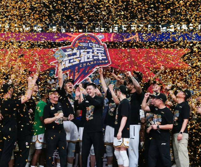 辽宁男篮亮相fiba亚洲联赛海报,冲击亚洲篮坛巅峰