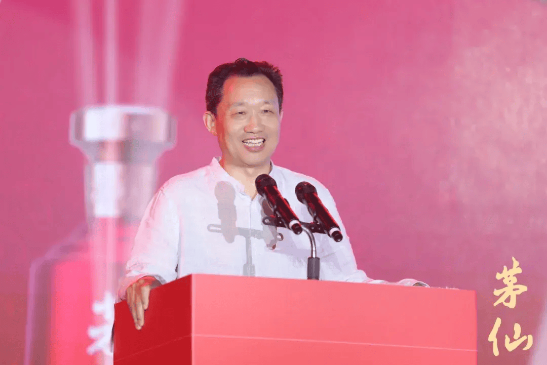 "杨波,罗爱民是优秀的80后企业经营者,思想新锐,实力雄厚,不仅拥有