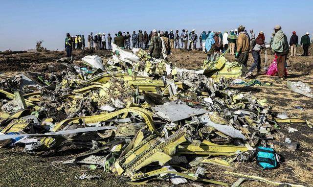 埃及飞行员公报私仇,故意关掉发动机,客机坠毁217人全部遇难