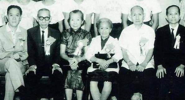 19岁时嫁给55岁黄飞鸿,无儿无女91岁离世_莫桂兰_妻子_宝芝林