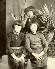 好在后来溥仪入狱,李玉琴经过一段流离失所的生活后,正式与溥仪离婚