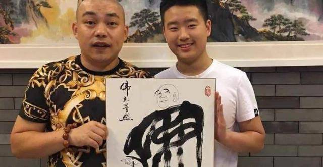 "书法神童"何世龙,一幅作品卖出11万天价,如今20岁有何成就?