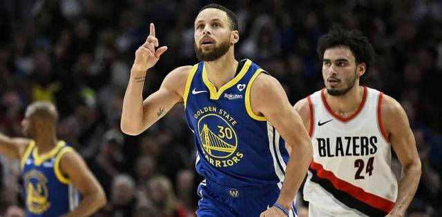 勇士消息:库里缅怀比尔沃顿,勇士考虑交易威金斯,水花兄弟获赞历史