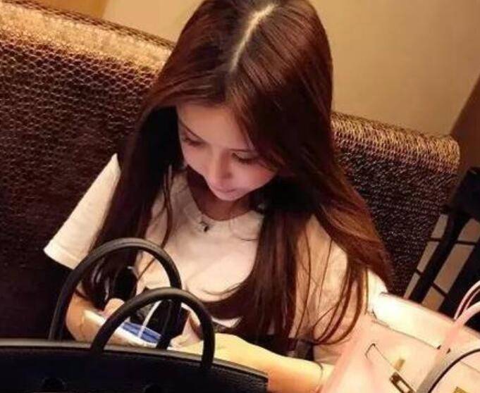 浙江富二代张晓恩,豪出3亿追女网红,破产被抓女友直接分手