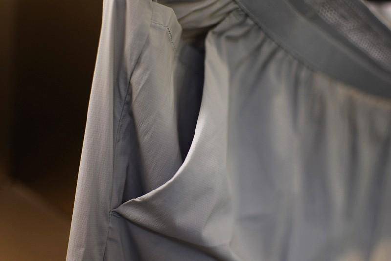 清凉一夏从“素湃”开始 寒水石凉感抗菌防晒速干休闲裤