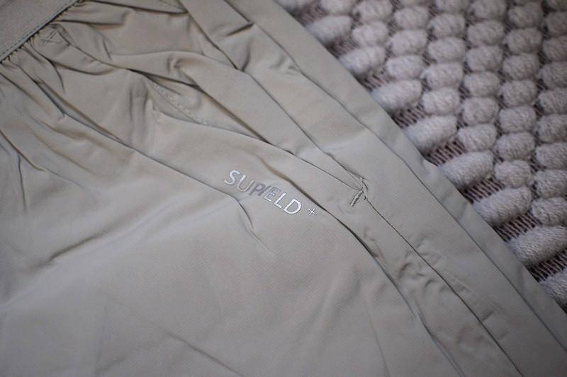 清凉一夏从“素湃”开始 寒水石凉感抗菌防晒速干休闲裤