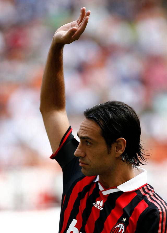 ac米兰传奇阵容揭晓!卡卡惊现落选!