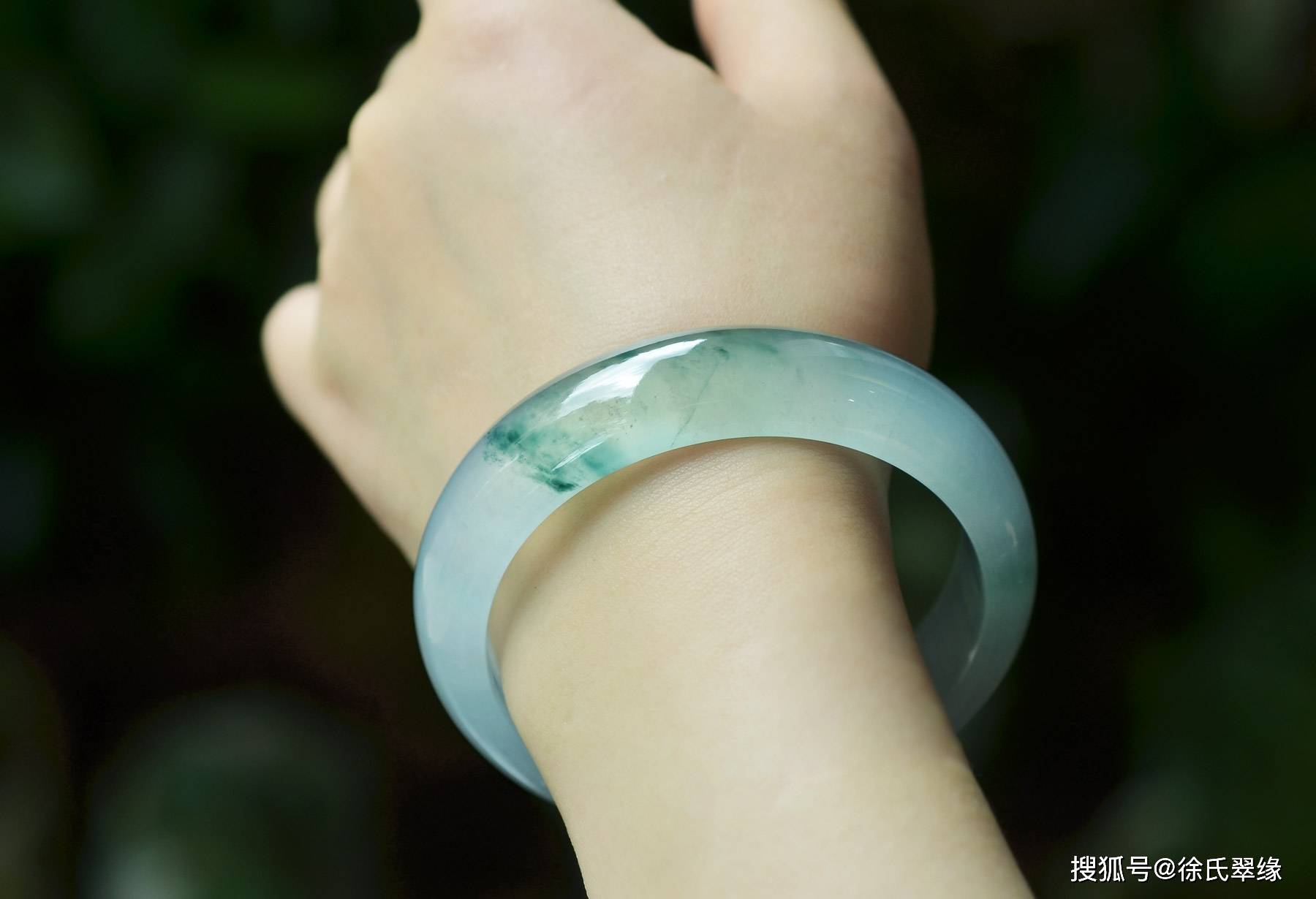 高级感的手镯,如此一只就够了_翡翠_生活_款式