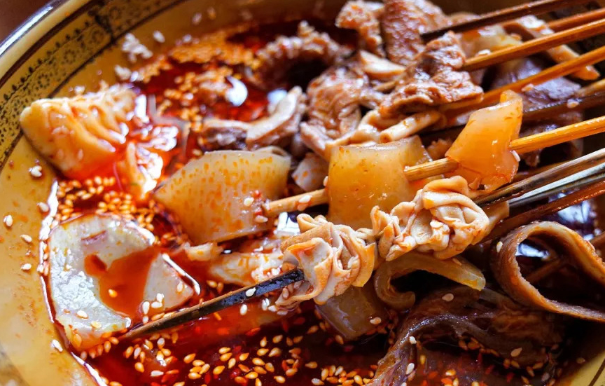 四川美食里这种好吃的钵钵鸡,最适合天气闷热的时候在家做着吃