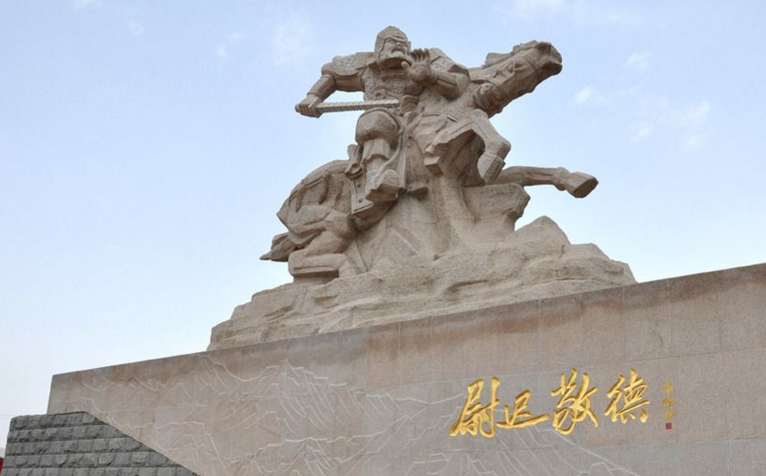 随着大唐天下一统,而尉迟敬德又立功无数,本来脾气就暴躁的尉迟敬德更