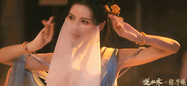 穿胶衣戴眼镜,张予曦不愧是动漫女主第一,这穿搭超越整个cos圈