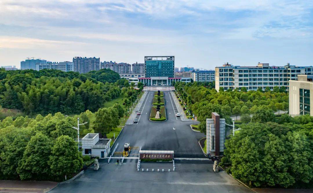 益阳医学高等专科学校五年制大专招生简章/招生专业/学校地址/学校