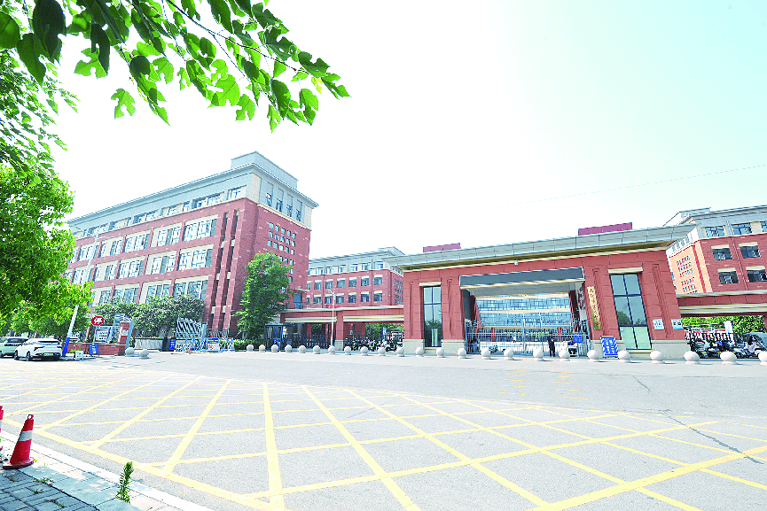 —从教师群像速写看南阳市二中如何书写"教育