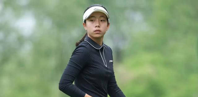 刘国梁女儿披荆斩棘,立志冲击高尔夫球界巅峰,用流利英文接受采访