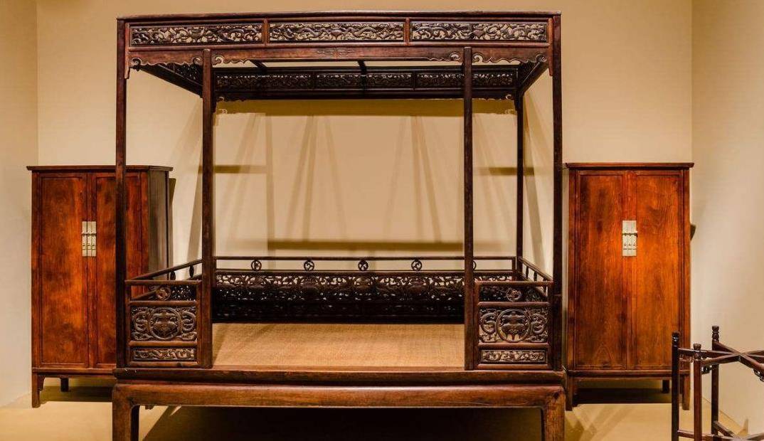 俗语"盖房莫要房加房,活人不睡死人床"说的是啥意思?_古代_因为_房屋