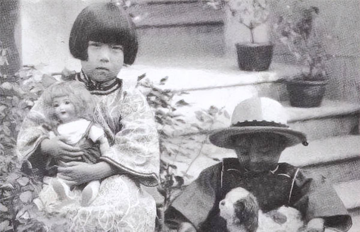 桑弧请医生为张爱玲验孕,查出子宫颈曾被折断,从此二人分道扬镳