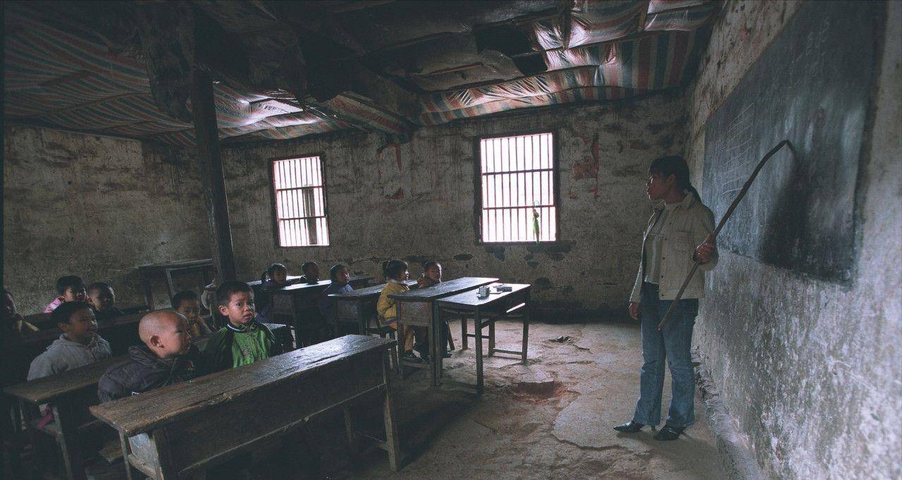 80年代农村孩子上学记,经历过的都要当爷爷了,你是否还记得?