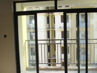 家里阳台别装"推拉门"了!聪明人"这样"装,好看又耐用