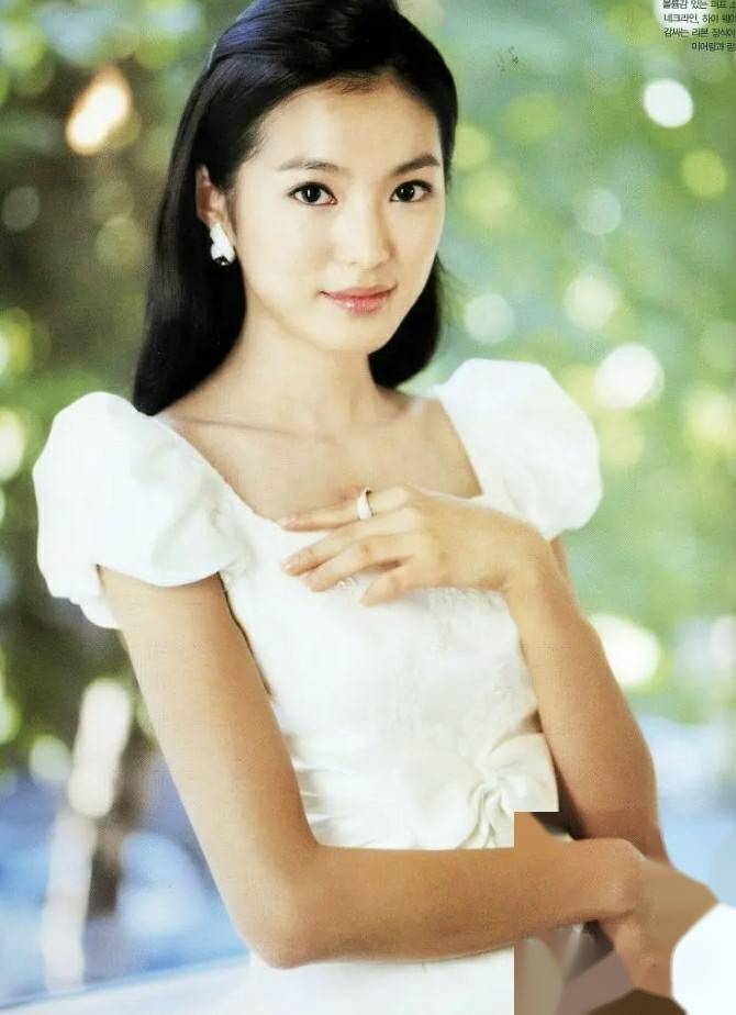 申珉熙,40岁女神的写真,清新脱俗的美貌与魅力让人无法抗拒!