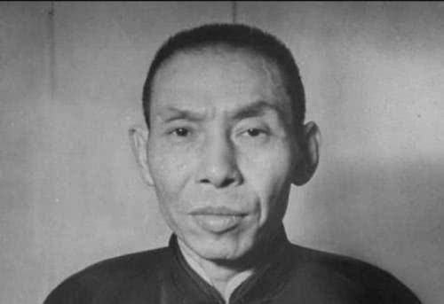 杜月笙晚年落魄,为何还要当着子女的面,烧毁千万借据?
