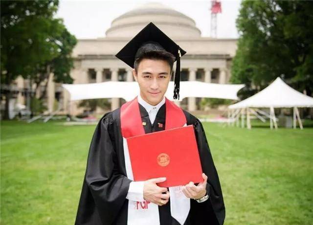 数学天才,mit硕士,白手创业赌王儿子刷新了打开富二代的方式!