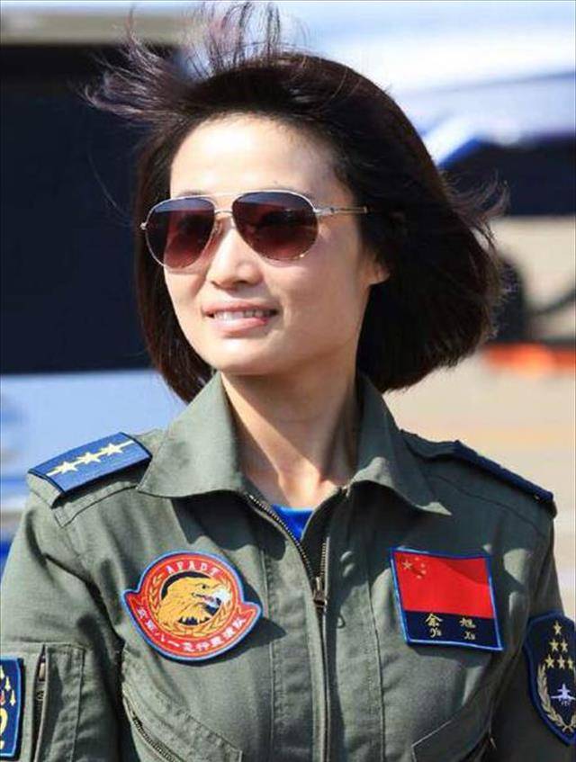 她是中国首个战机女飞行员,年仅30岁逝世,父母:交给党不后悔