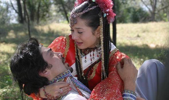 原来乾隆皇帝也喜欢维吾尔族姑娘,香妃在世时备受乾隆皇帝宠爱