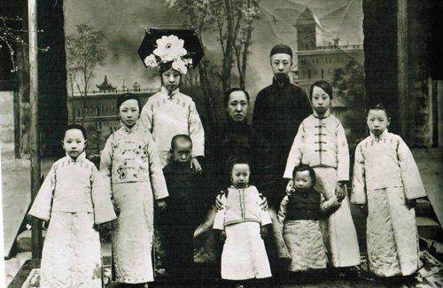 作为摄政王,载沣为何自己当皇帝?溥仪七叔的解释,让人恍然大悟