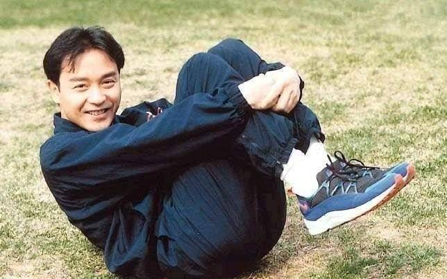 张国荣罕见照:2003年愚人节时跳楼自杀,图9男友唐鹤德至今未娶