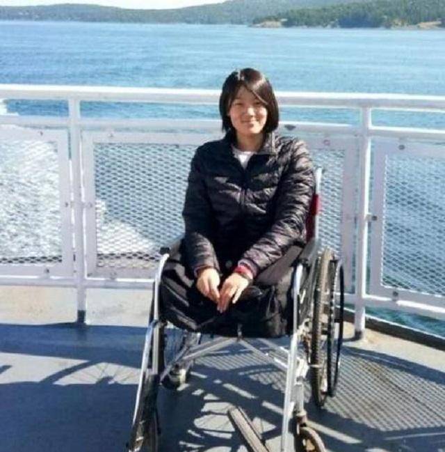靠半截身躯获游泳冠军,如今装上假肢亭亭玉立_钱红艳_因为_训练