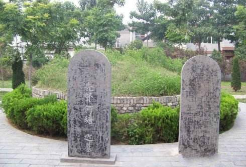 哪家祖坟这么牛?路过的官员必须下马跪拜,皇帝看到也要礼让三分