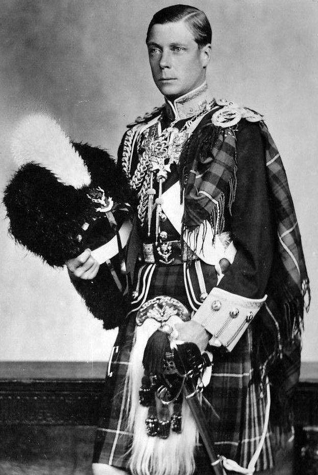 当然,相比起爱德华八世,玛格丽特人生中真正的"最重要的男人",其实是