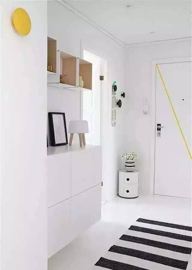 小户型玄关设计惊艳,亲友纷纷称赞,打造令人羡慕的家居入口