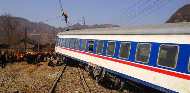 1981年铁路坠桥事故:一场暴雨,致275人遇难,当年发生了什么?