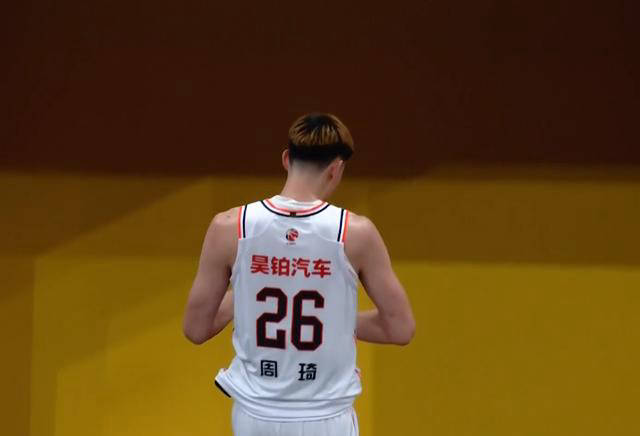 朱芳雨透露周琦未被辽宁签走 仍在与球队沟通中