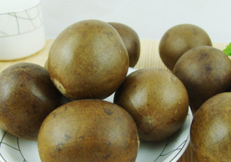 可以尝试自己做珍珠煮奶茶热量低_罗汉果_木薯_甜味剂